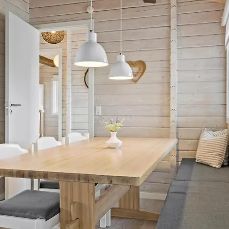 3 Bedroom Beautiful In Sydals בית נופש